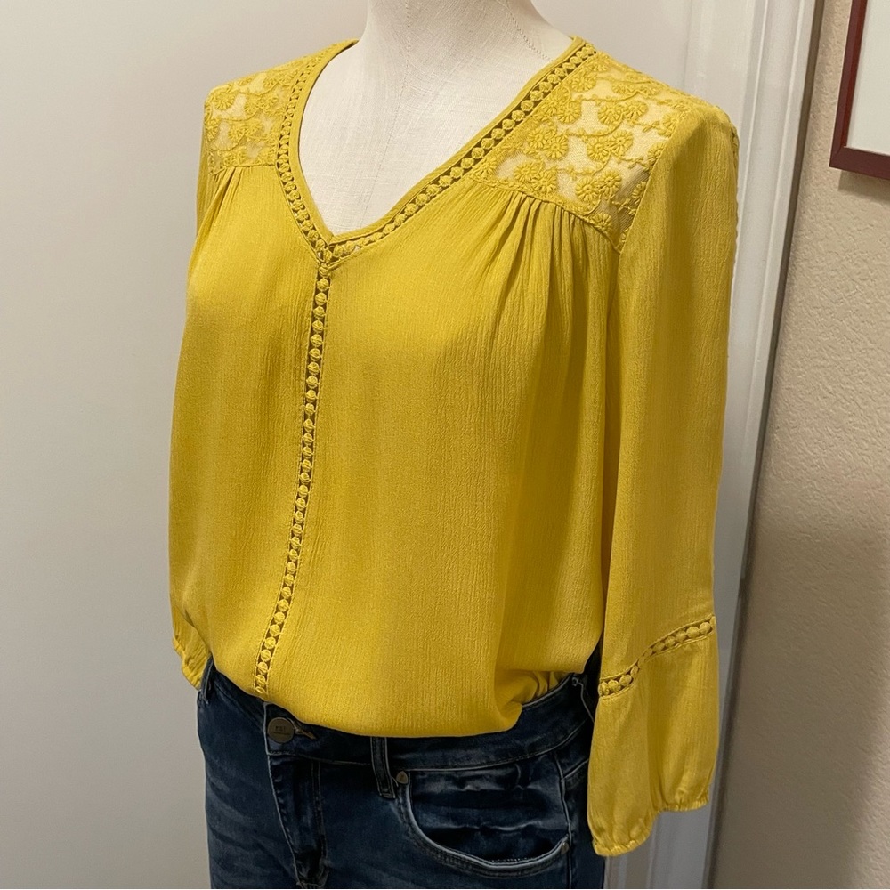 JohnPaulRichard mustard yellow lacy blouse NWT